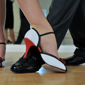 Couple qui danse un tango à Compiègne