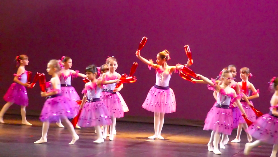 cours de danse Classique et Modern'Jazz 6 ANS Les bouteilles en plastique