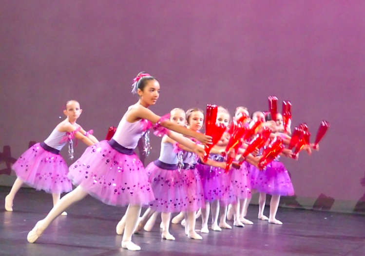 cours de danse Classique et Modern'Jazz 6 ANS Les bouteilles en plastique